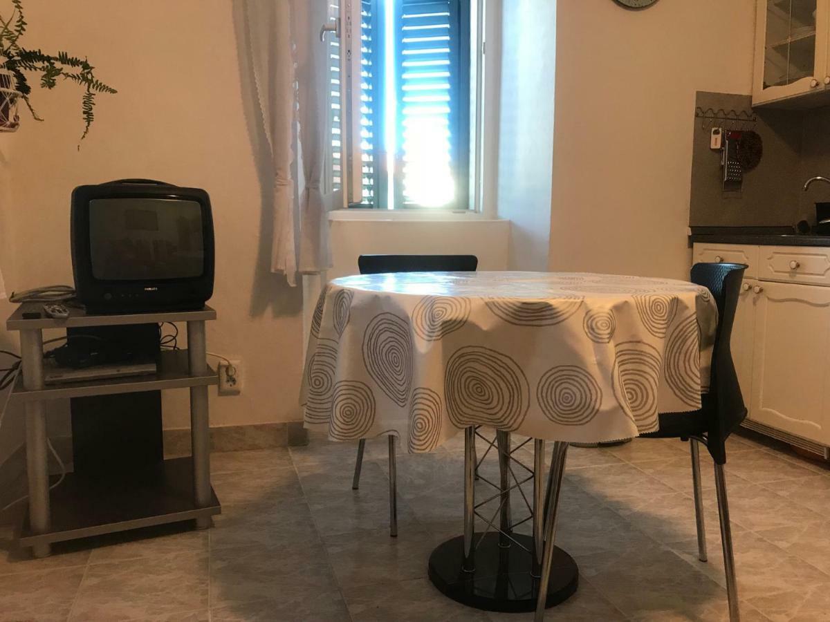 Apartman Gracin Primošten Eksteriør bilde